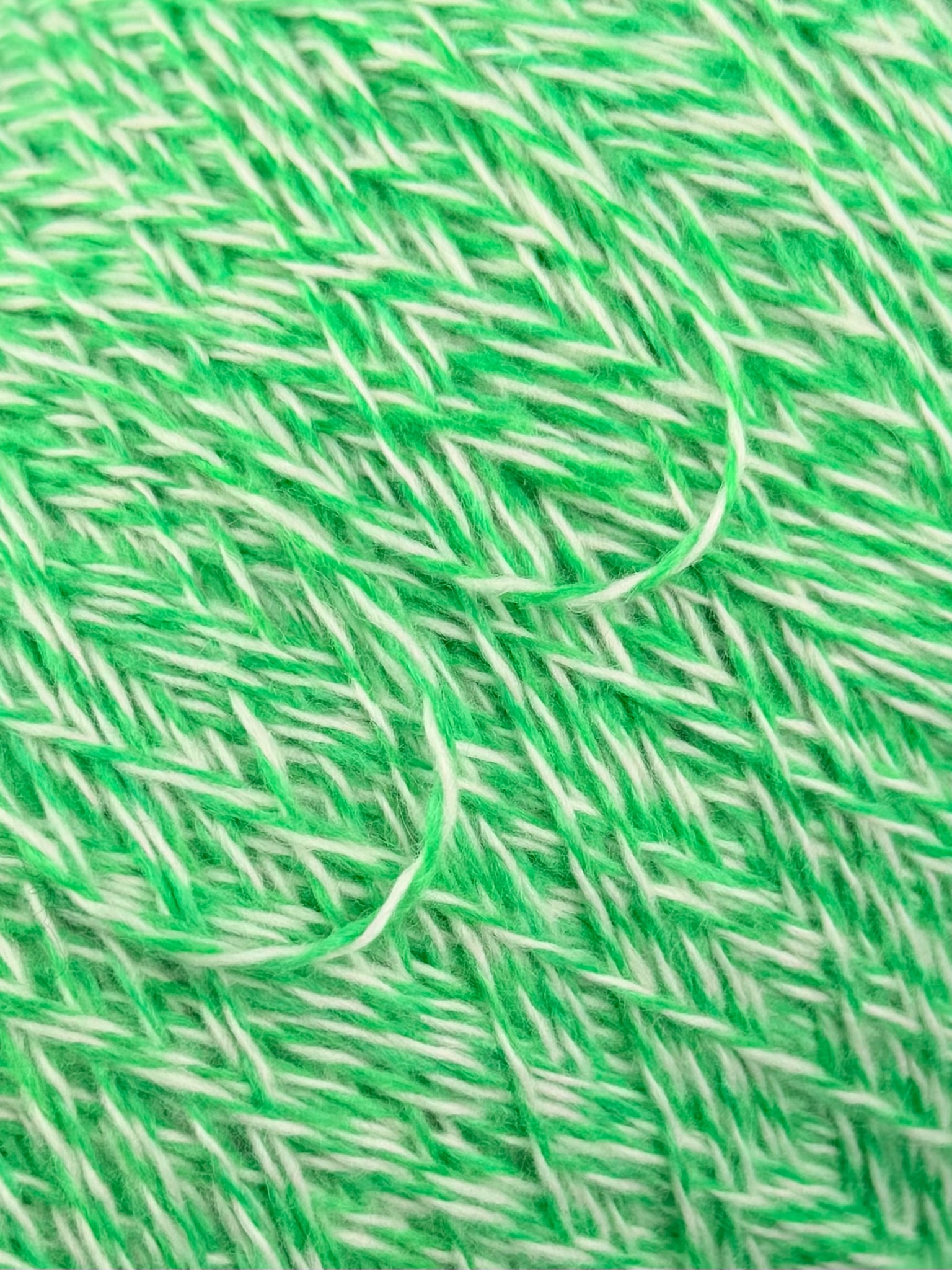 Loro Piana Coarsehair 2/11 – 100% Kaschmirgarn mit Mouliné-Effekt col. Leuchtendes Grün (Cod. C003 60950)